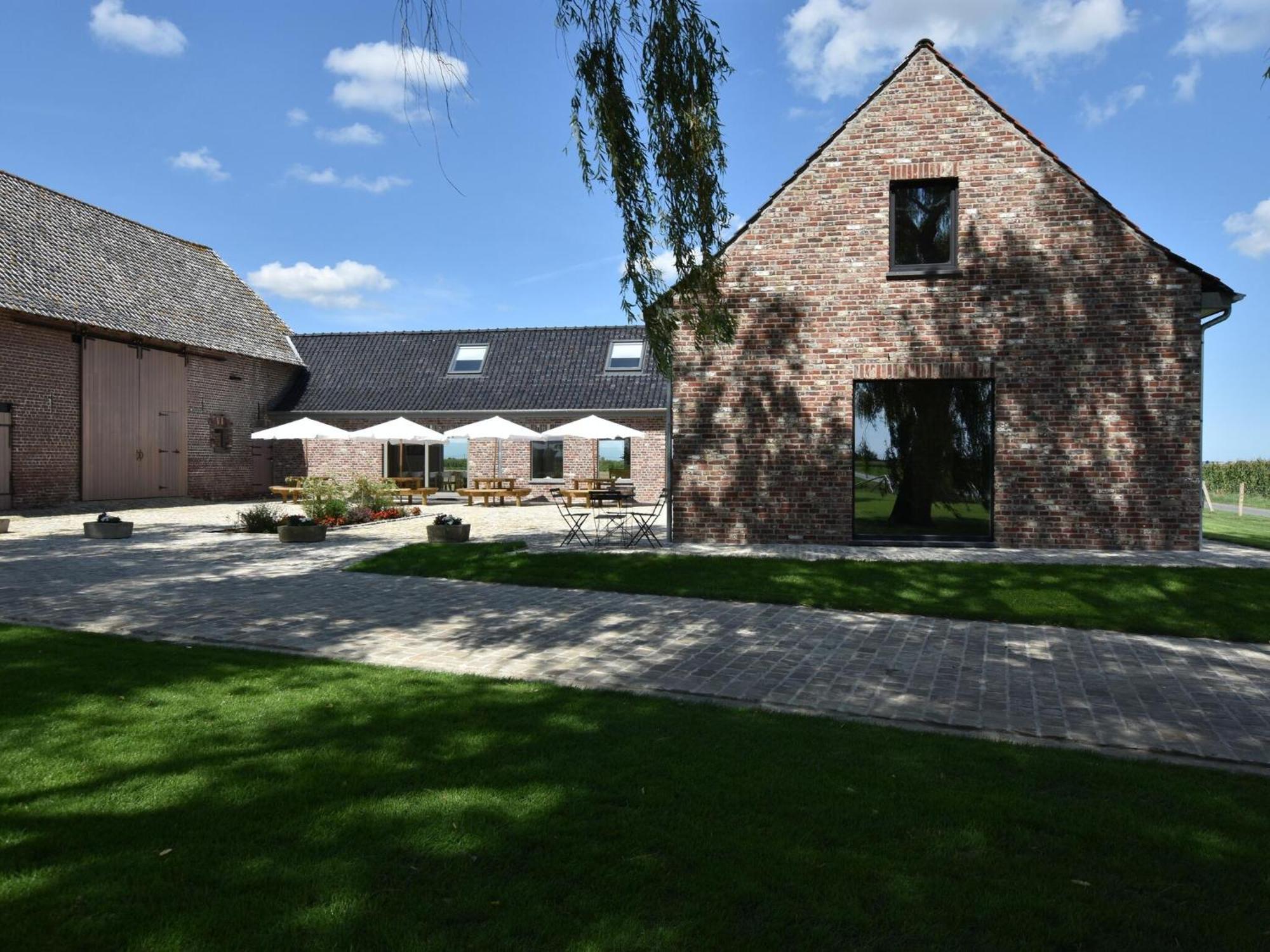 Spacious Holiday Home With Pond In Poperinge Roesbrugge-Haringe Exterior foto